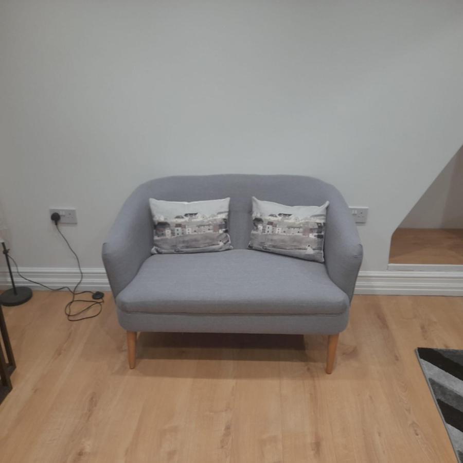 Beautiful Loft With En-Suit In A Family House, Лондон Екстериор снимка